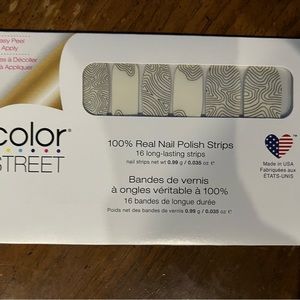 Color street Out of Line